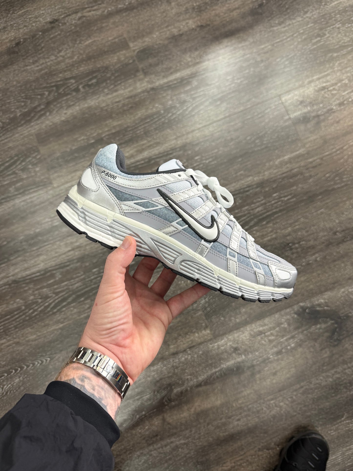 Metallic Silver/Summit White