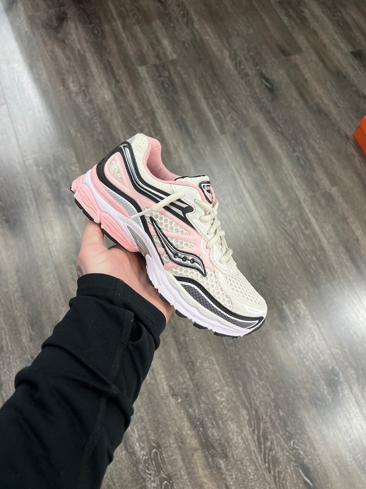 Saucony Omni 9 Kids Ivory/Pink