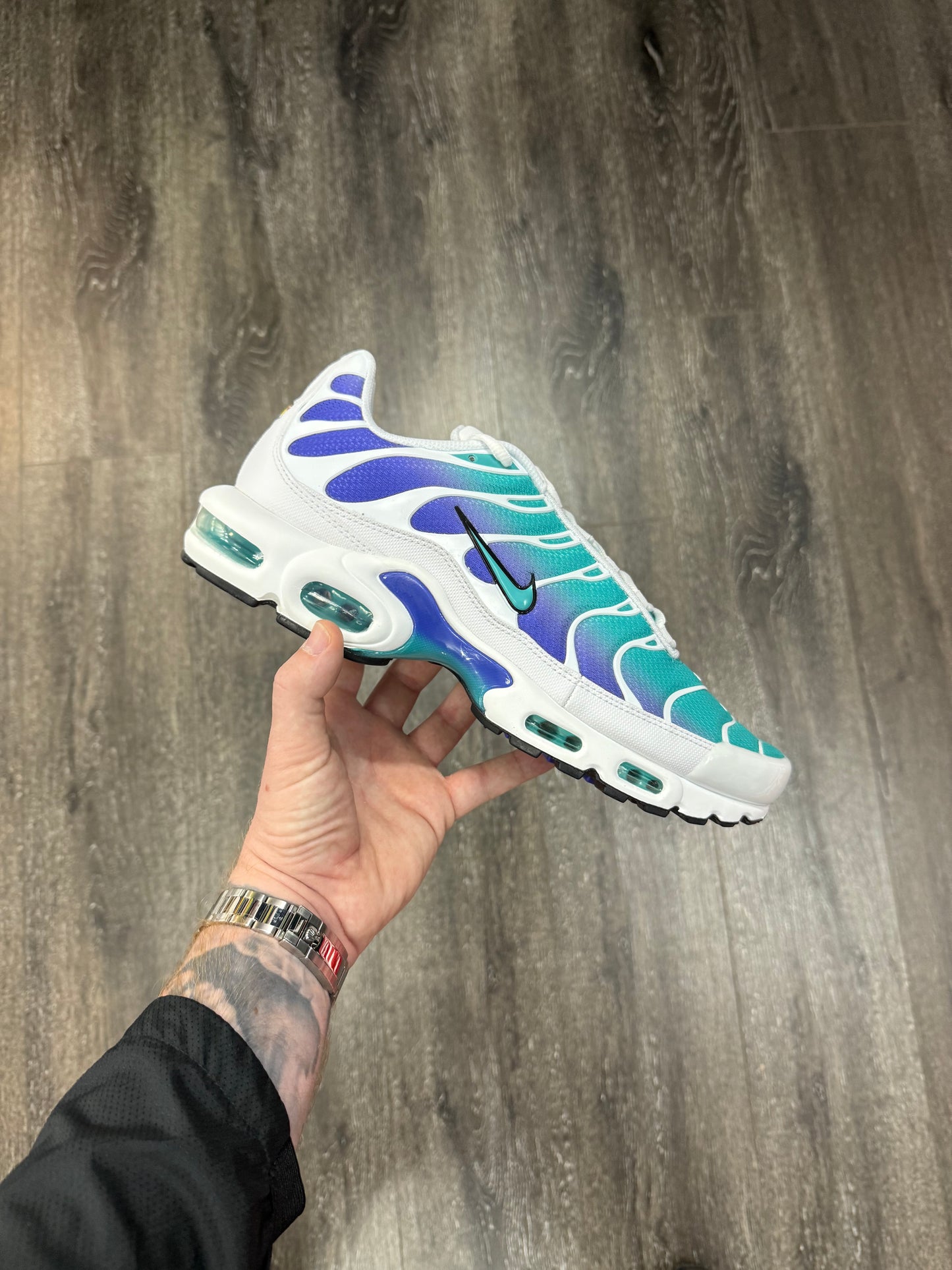 Bleached Aqua
