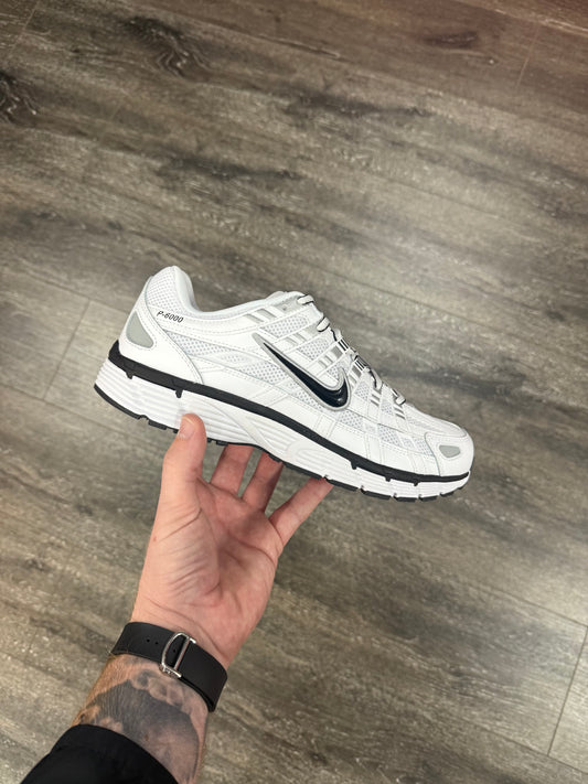 White/Black Metallic Silver