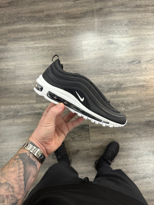 Black/White 97